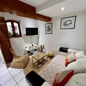 Superbe Neuf Et Cosy En Centre , Hyères France